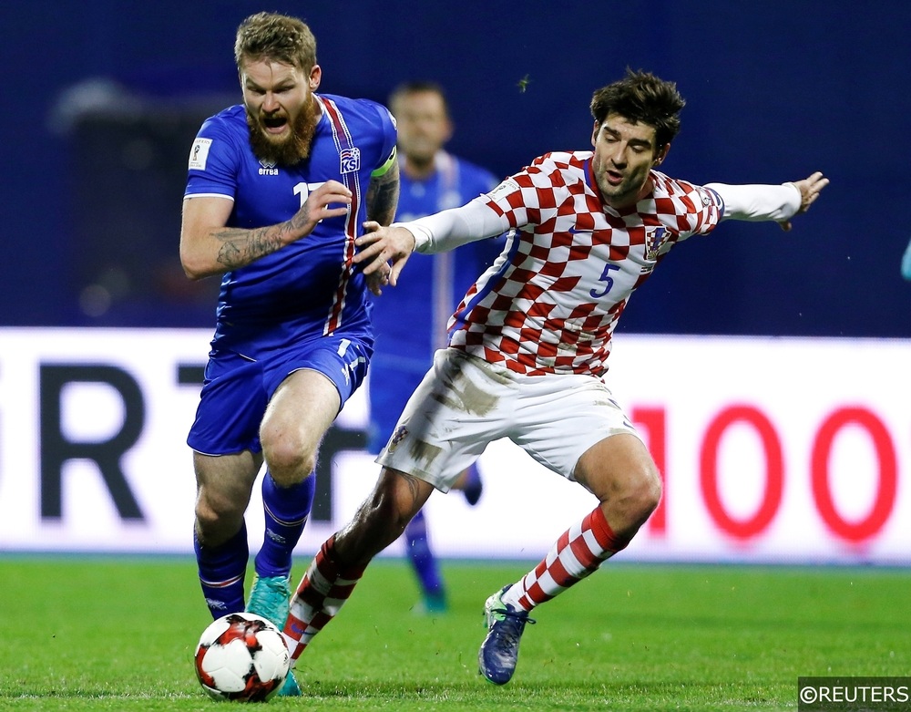 Coratia v Iceland - 2018 World Cup Qualifying European Zone - Maksimir arena, Zagreb, Croatia - 12/11/16 Croatia's Vedran Corluka and Iceland Aron Gunnarsson in action