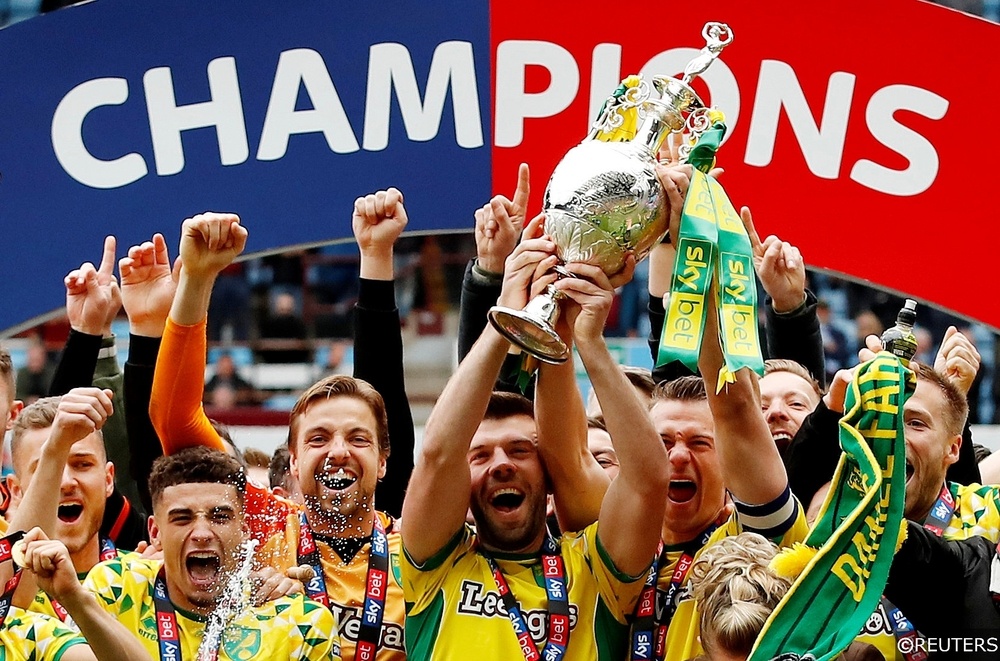 Norwich celebrate winning the Championship