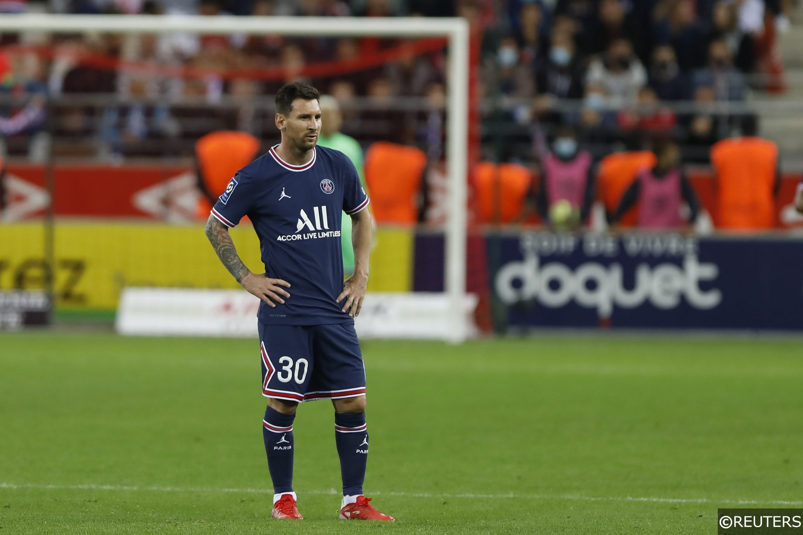 COMPLIANT - Lionel Messi making his debut for PSG