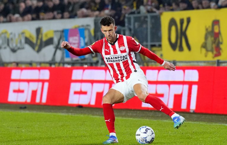 Ahead of the Curve: Experts select 30/1 midweek treble