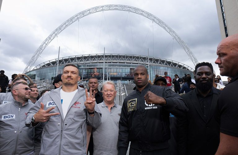 Oleksandr Usyk vs Daniel Dubois predictions and acca plus 50/1 sign-up offer!